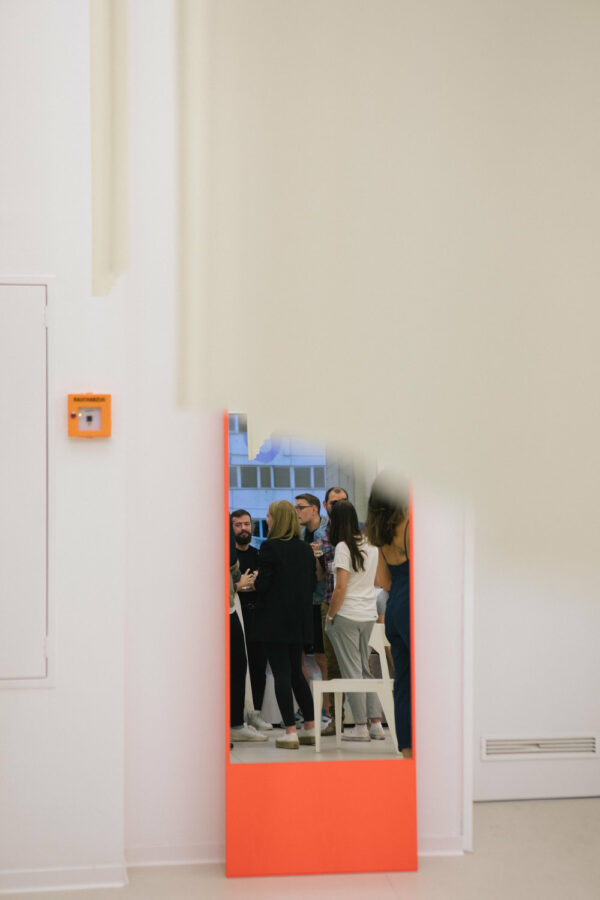 Miroir Friedrich, Frêne laqué Orange