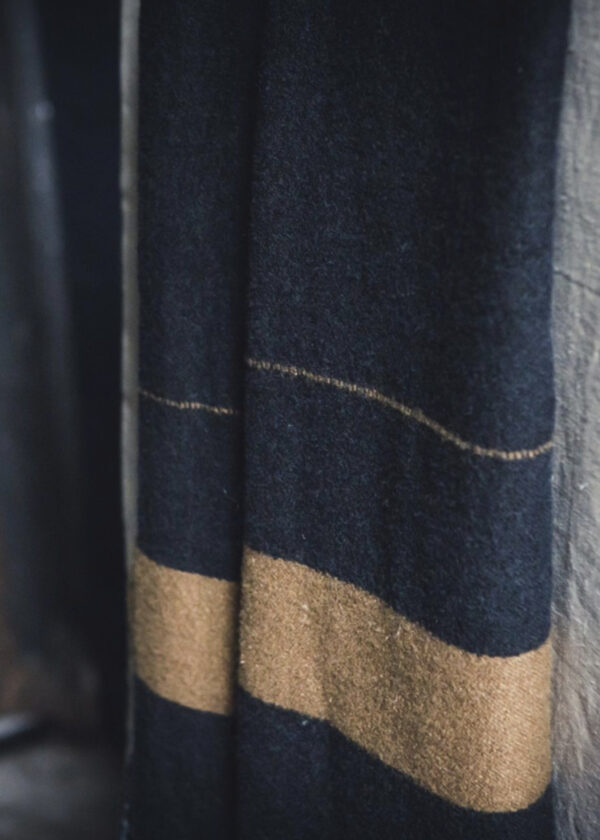Plaid Oscar, Black Stripes, 135x220cm