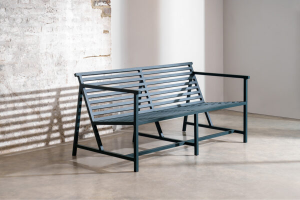 Lounge Bench 19 Outdoors, Vert