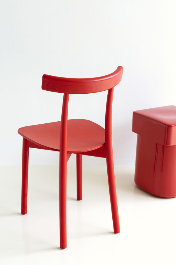 Chaise Skinny, Frêne teinté Rouge