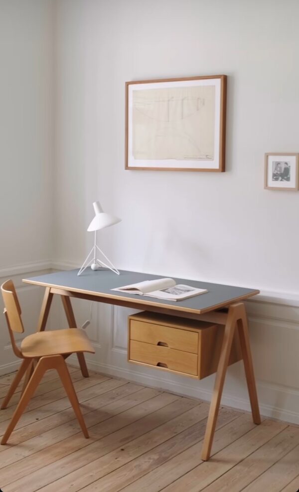 Bureau Daystak RD3, 2 Tiroirs, Hêtre naturel et Fénix couleur verte