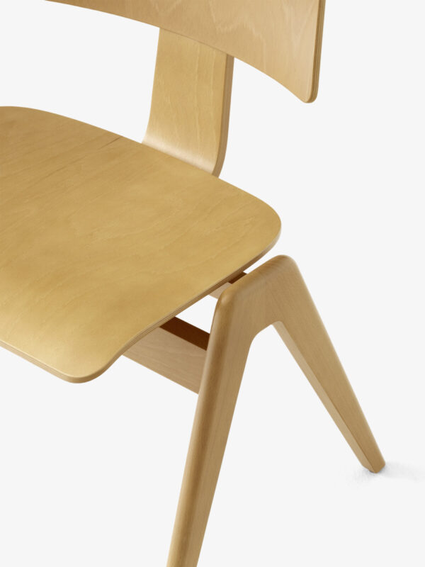 Chaise Daystak RD1, Hêtre vernis