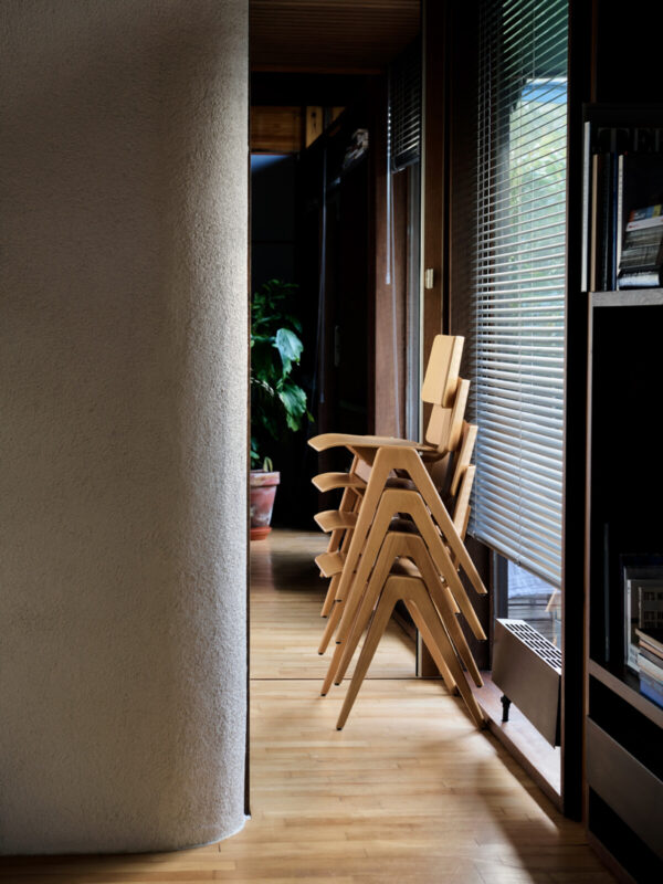 Chaise Daystak RD1, Hêtre vernis