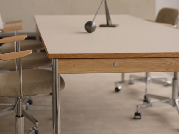 Bureau Co Table, L140x70cm, Chrome, Laminate Crème
