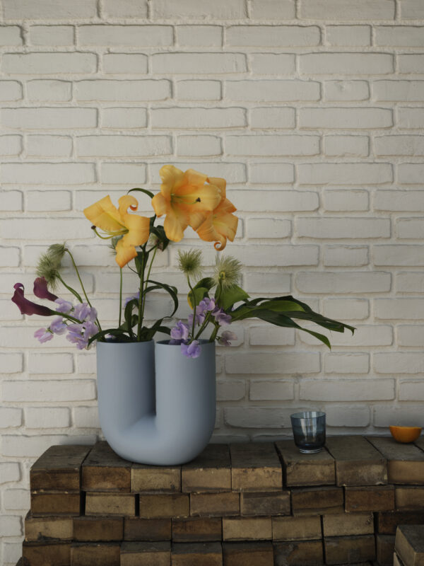 Kink Vase - h26 - Light blue