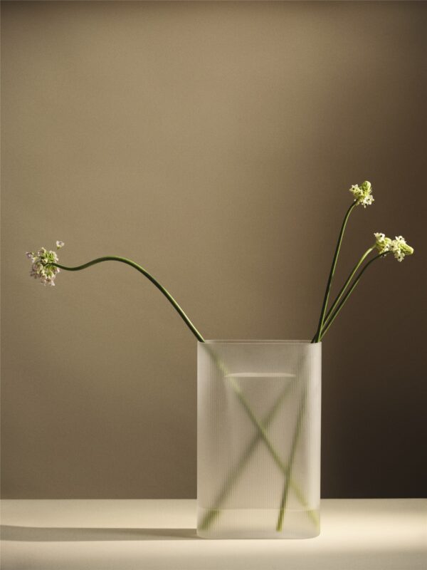 Ridge Vase - h35 - White frosted glass