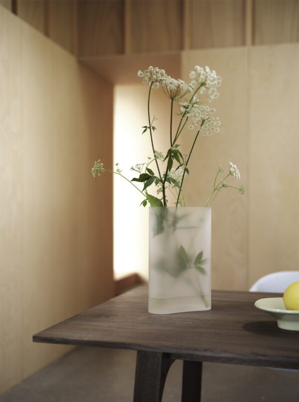 Ridge Vase - h35 - White frosted glass