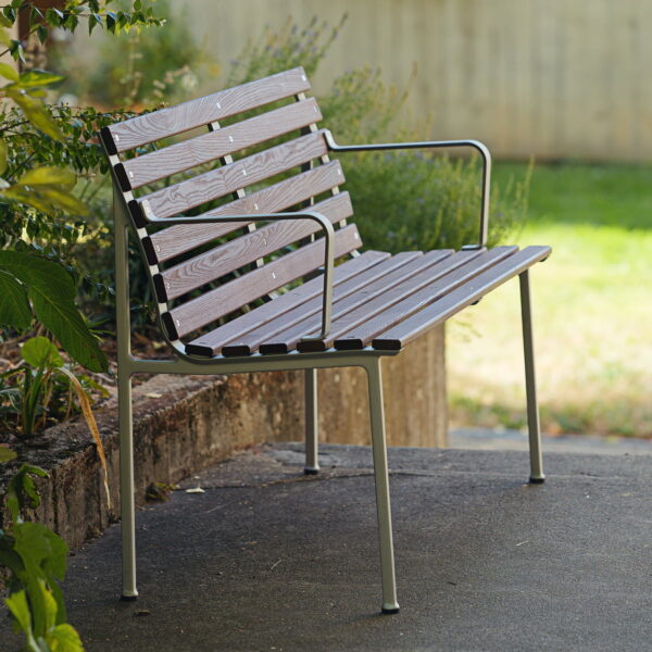 Traverse - banc de table avec accoudoirs