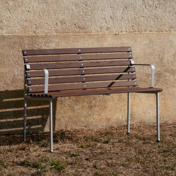 Traverse - banc de table avec accoudoirs