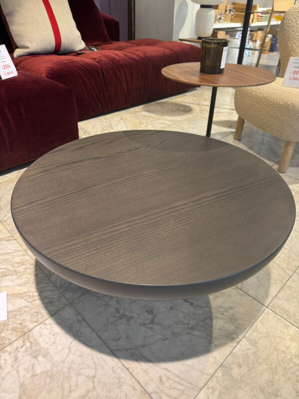 Table basse Olo, Frêne massif teinté moka, D.70xH.33cm – Modèle d’exposition -40%