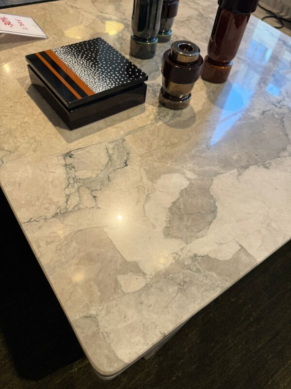 Doric Coffee Table, Marbre – Modèle d'exposition -30%