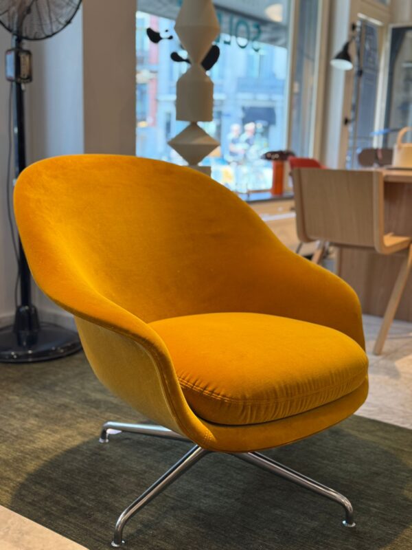 Fauteuil Bat, Assise pivotante, Velours – Modèle d'exposition -30%