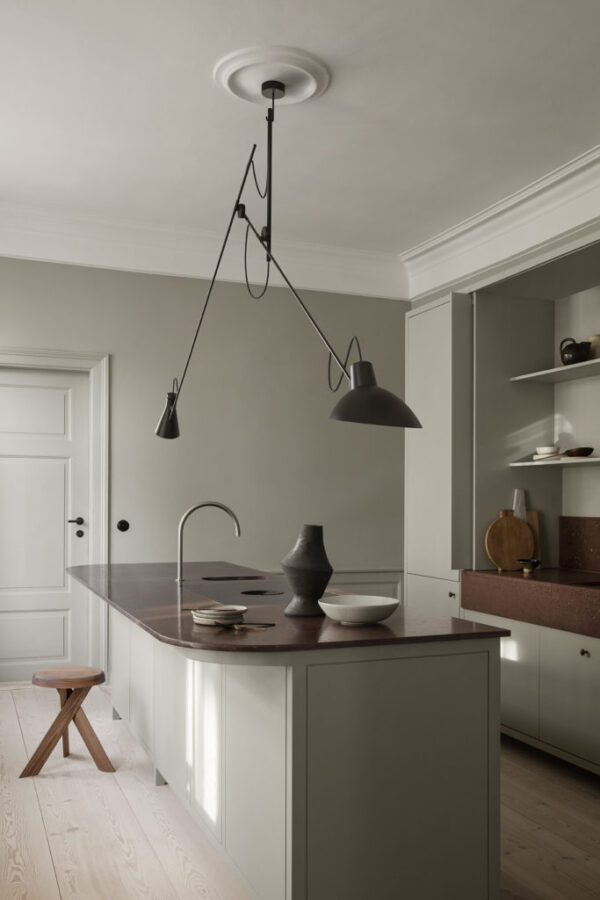 Suspension VV Cinquanta ,Structure noire, abat-jour noir