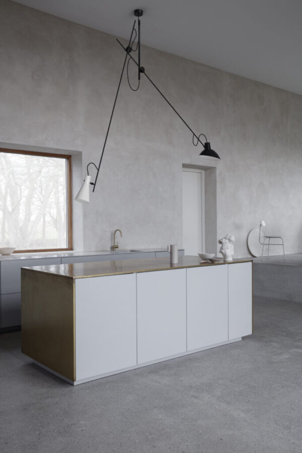 Suspension VV Cinquanta ,Structure noire, abat-jour blanc et noir