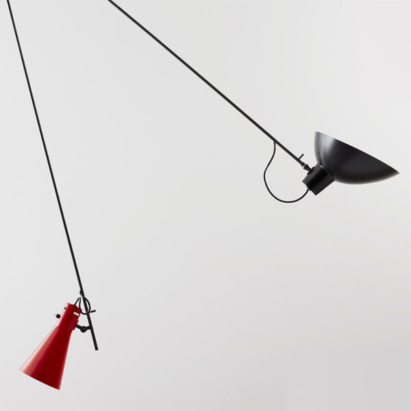 Suspension VV Cinquanta ,Structure noire, abat-jour noir et rouge